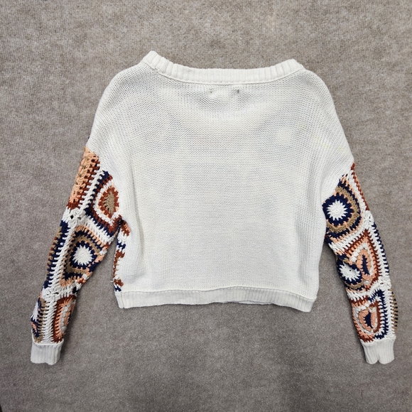 American Eagle XS Crochet Granny Square Boho Cropped Sweater - Picture 8 of 10